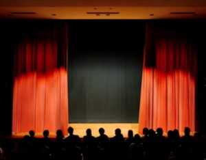 憧れの舞台・演劇業界で働く!ほぼ全職種ガイドとその魅力 | キャリアトレインブログ